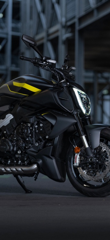 Ducati Diavel V4 Black Roadster, 2025