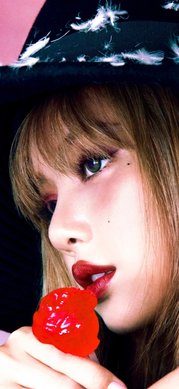 Lisa, Lipstick