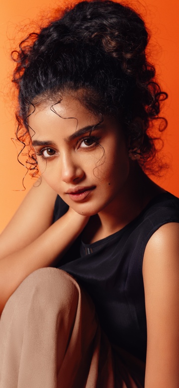 Anupama Parameswaran, Orange background