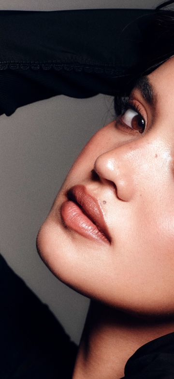 Sophia Hammons, Closeup