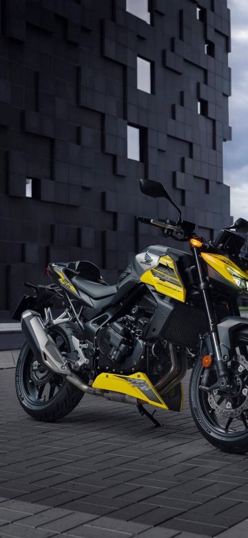Honda CB750 Hornet, Outdoor