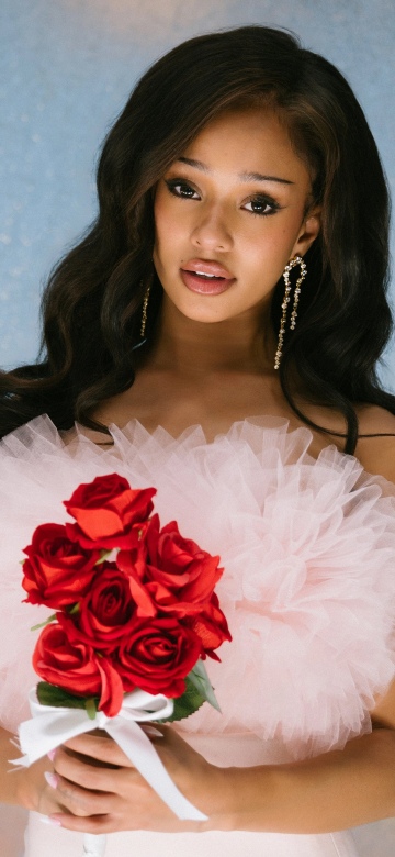 Manon, Red Roses