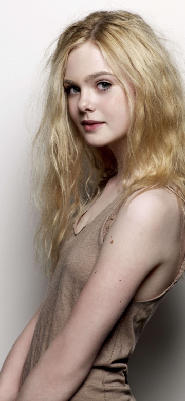 Elle Fanning, 12K