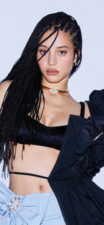 Chase Infiniti, ELLE US
