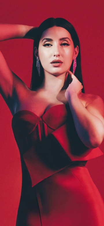Nora Fatehi, Red background