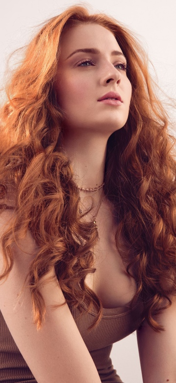 Sophie Turner, Curly hair