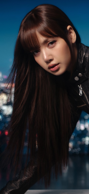 Lisa, Black leather