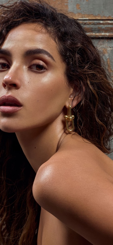 Adria Arjona