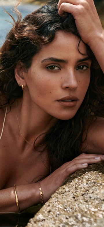 Adria Arjona