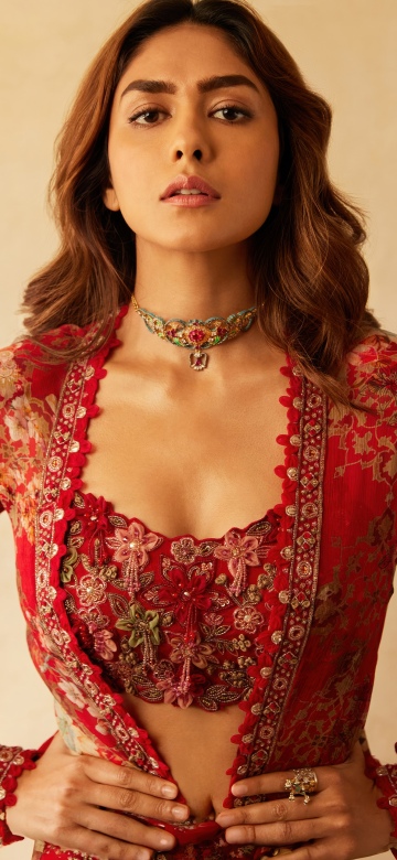 Mrunal Thakur, Floral dress