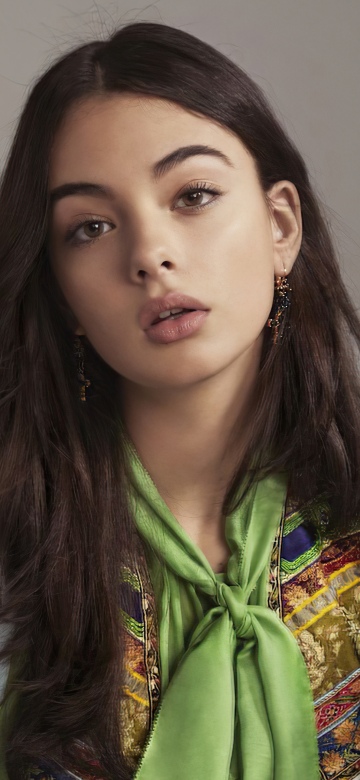 Deva Cassel, Portrait