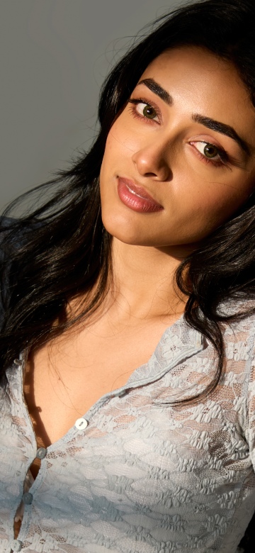 Preity Mukhundhan, Closeup