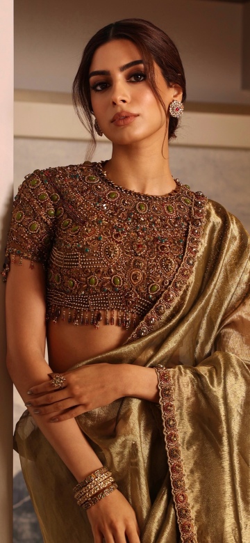 Khushi Kapoor, Traditional