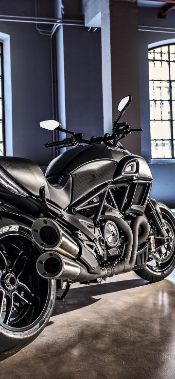 Ducati Diavel Carbon, Cruiser motorcycle