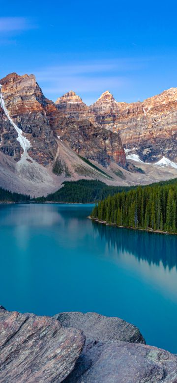 Moraine Lake, Turquoise water, Valley of the Ten Peaks, Mountain range, Sunrise, Blue Sky, Clear sky, Alpine trees, Landscape, Scenery, 5K