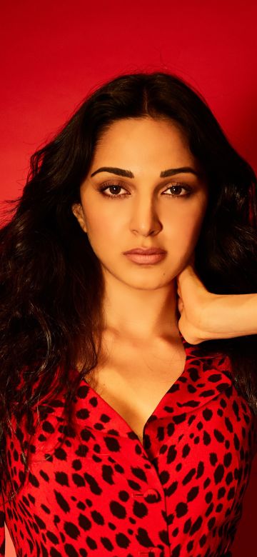 Kiara Advani, Red, Indian actress, Bollywood actress, Red background, Portrait