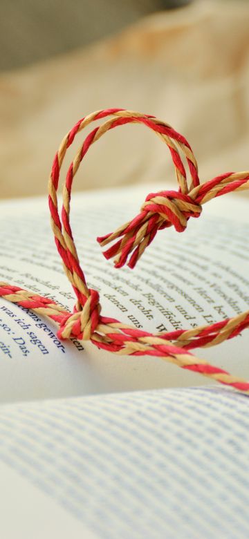 Open book, Heart symbol, Gift, Selective Focus, 5K