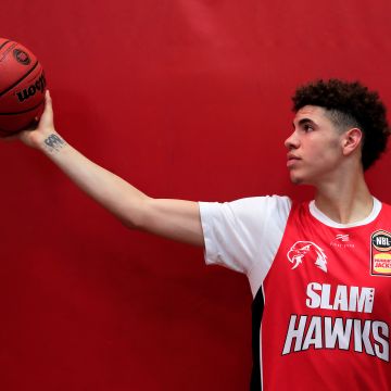 LaMelo Ball, Basketball player, NBA, Red background