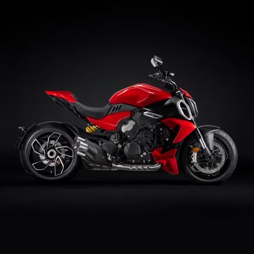 Ducati Diavel V4, Dark background, Red bikes