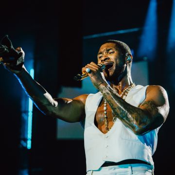 Usher, Live concert, American singer