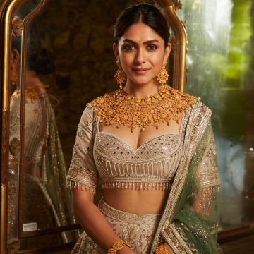 Mrunal Thakur, Traditional, Indian actress, 5K