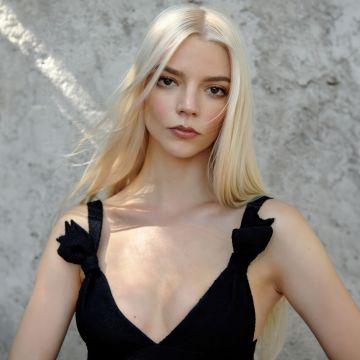 Anya Taylor-Joy, Blonde, Elle Magazine, Portrait