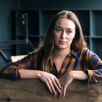 Alycia Debnam-Carey, Beautiful actress, Australian actress