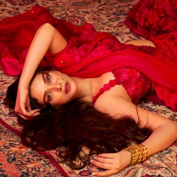 Aditi Rao Hydari, Heeramandi, Red aesthetic, Indian actress, 5K, Traditional