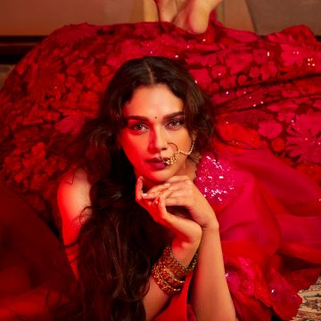 Aditi Rao Hydari, Red aesthetic, Indian actress, 5K, Traditional