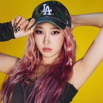 Giselle (aespa), 5K, K-Pop singer, Yellow background