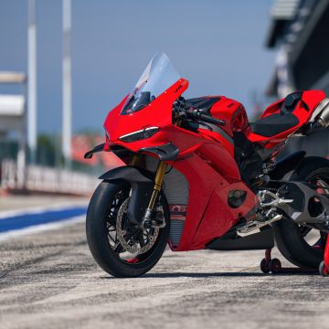 Ducati Panigale V4, 5K, Race track, 2025, Red bikes