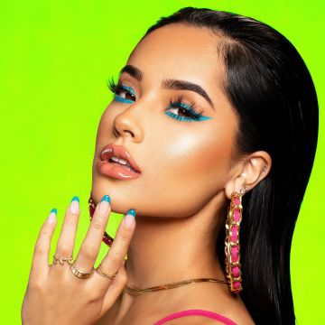 Becky G, Green background, American singer, 5K