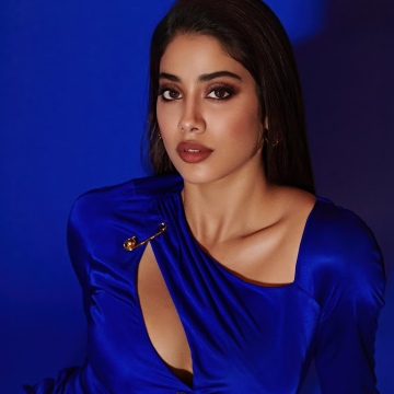 Janhvi Kapoor, Blue aesthetic