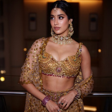 Janhvi Kapoor 5K Wallpaper