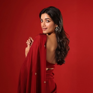 Bhagyashri Borse, Red aesthetic, Saree, Red background, Indian actress, 5K