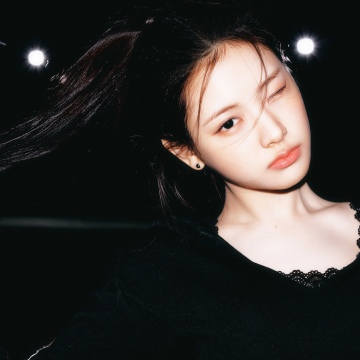 Yihyun (Baby DONT Cry), 5K, Dark background, South Korean Singer