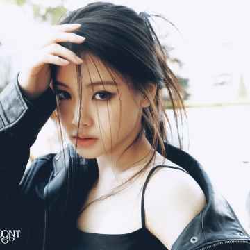 Yihyun (Baby DONT Cry), F Girl, 5K, Asian Girl, Leather jacket, Portrait, Fashion
