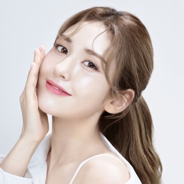 Jeon Somi, Smiling, Portrait, K-pop idol, Asian Girl, White aesthetic