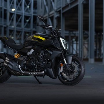 Ducati Diavel V4 Black Roadster, 2025, 5K