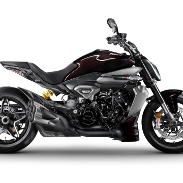 Ducati XDiavel V4, 2025, 5K, White background, Sports bikes