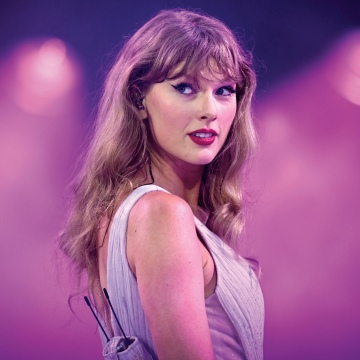 Taylor Swift, Eras Tour, Live concert, Pink aesthetic, 5K