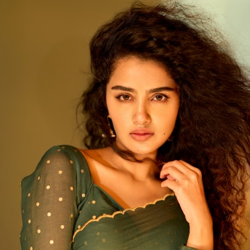 Anupama Parameswaran, Portrait, 5K, Vertical, Indian actress