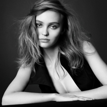 Lily Rose Depp, Black and White, Dark background, Monochrome, 5K