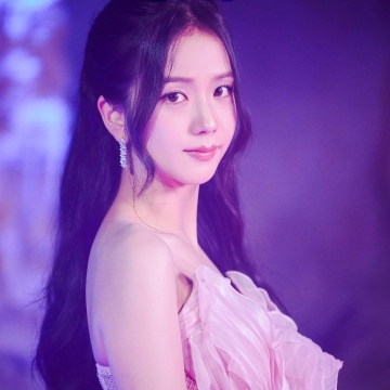 Jisoo, Purple aesthetic, Blackpink, K-pop idol, Pink dress, Portrait