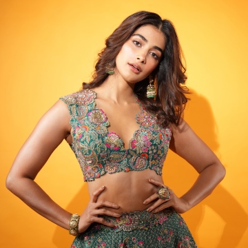 Pooja Hegde, Lehenga, Portrait, 5K, 8K, Indian actress, Yellow background