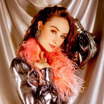 Chappell Roan, American singer, 5K, Metallic, Portrait
