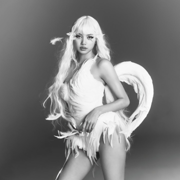 Lisa, Angel wings, Monochrome, 5K, Photoshoot