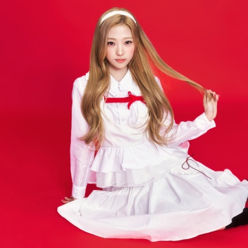 Stella, Hearts2Hearts RUDE, Red background, 5K