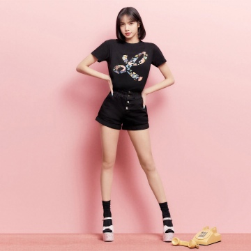 Lisa, Pastel pink, Black dress, Pink background, 5K