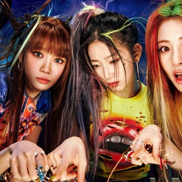 Le Sserafim CRAZY, 5K, Pop album, Vibrant